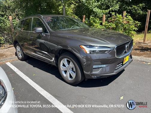 2022 Volvo XC60 B5 Momentum
