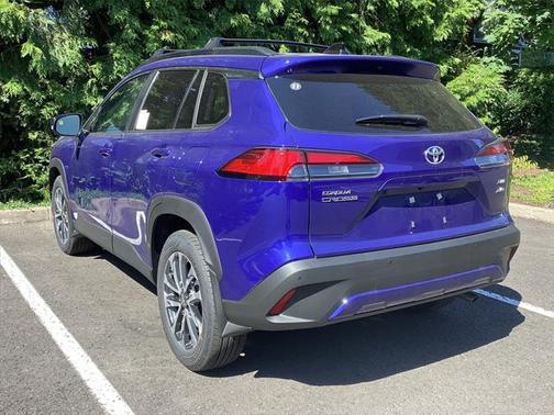 2025 Toyota Corolla Cross XLE
