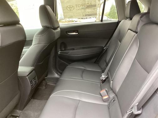 2025 Toyota Corolla Cross XLE