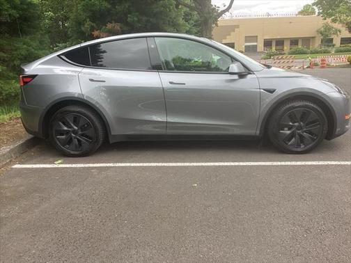 2024 Tesla Model Y Long Range Dual Motor All-Wheel Drive