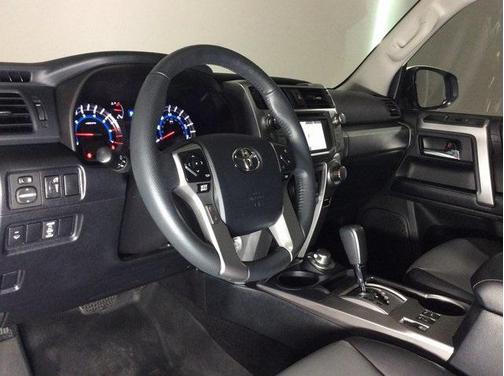 Super White 2018 Toyota 4Runner SR5 Premium