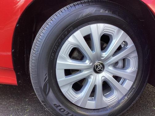 2020 Toyota Prius LE