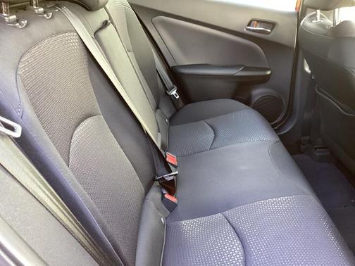 2020 Toyota Prius LE