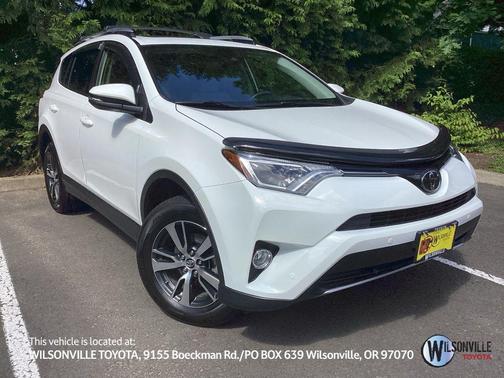 Super White 2018 Toyota RAV4 XLE