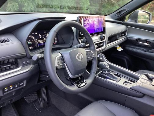 2026 Toyota Highlander Hybrid Base