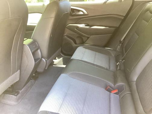 Sterling Gray Metallic 2025 Chevrolet Trax LT