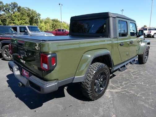 2022 Jeep Gladiator Sport