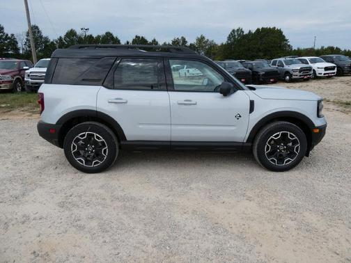 Space White Metallic 2026 Ford Bronco Sport Outer Banks
