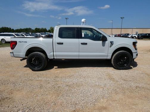 Avalanche 2026 Ford F-150 XLT