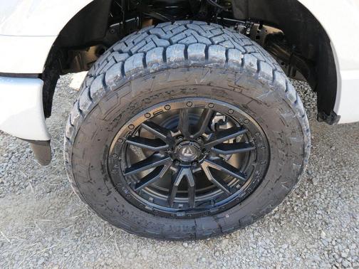 Avalanche 2026 Ford F-150 XLT