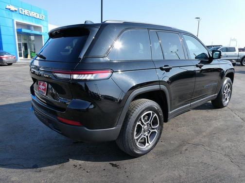 2022 Jeep Grand Cherokee 4xe Trailhawk