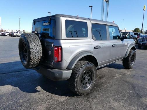 2022 Ford Bronco 