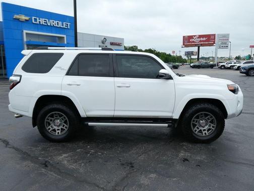 Super White 2018 Toyota 4Runner Sport