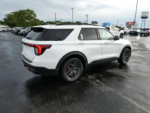 Star White 2026 Ford Explorer ST