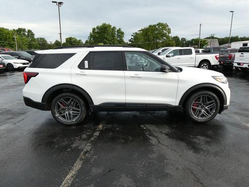 Star White 2026 Ford Explorer ST