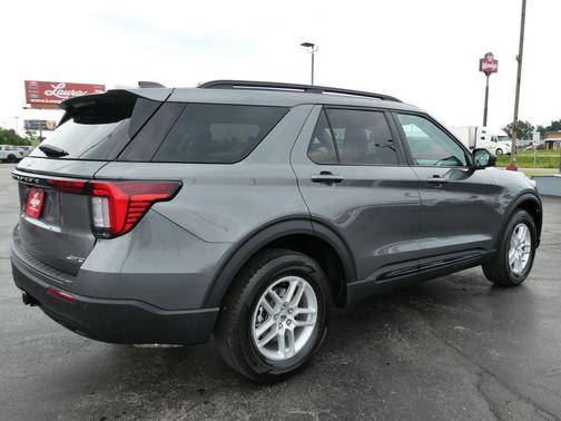 Carbonized Gray Metallic 2026 Ford Explorer Active