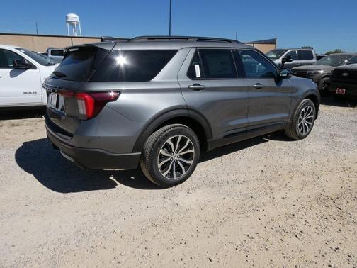 Carbonized Gray Metallic 2027 Ford Explorer ST-Line