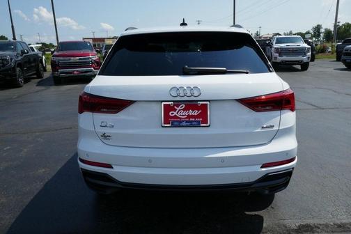 2022 Audi Q3 45 S line Premium