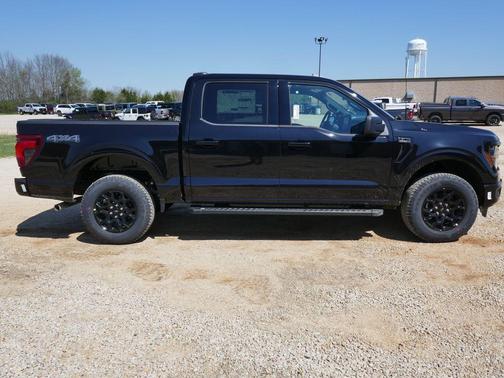 Agate Black Metallic 2026 Ford F-150 XLT
