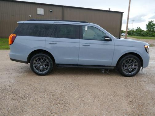 Glacier Gray Metallic 2026 Ford Expedition Platinum