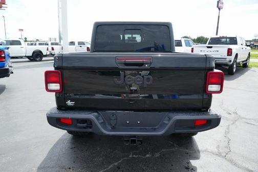2023 Jeep Gladiator Sport