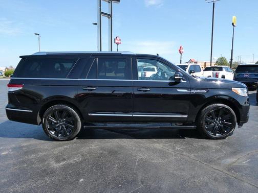 Infinite Black Metallic 2022 Lincoln Navigator L Reserve