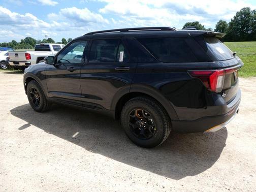 Agate Black Metallic 2026 Ford Explorer Tremor