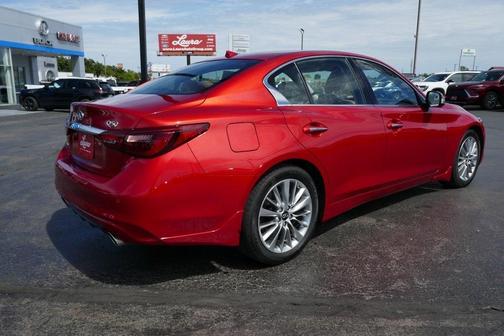 2023 INFINITI Q50 LUXE