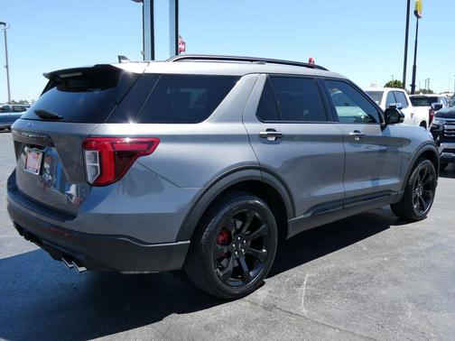 Carbonized Gray Metallic 2024 Ford Explorer ST