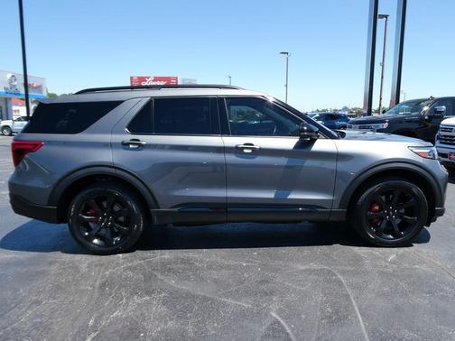 Carbonized Gray Metallic 2024 Ford Explorer ST