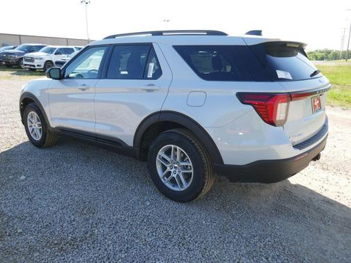 Space White Metallic 2026 Ford Explorer Active