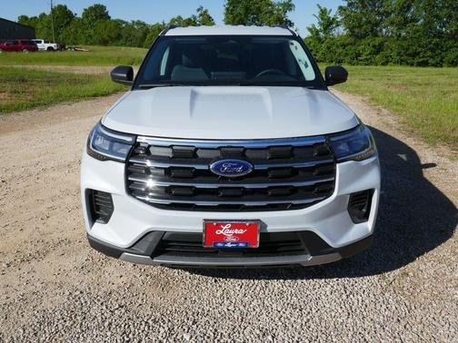 Space White Metallic 2026 Ford Explorer Active