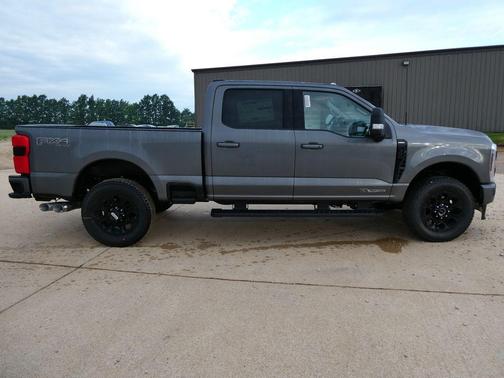 Carbonized Gray Metallic 2026 Ford F-350 Lariat Super Duty