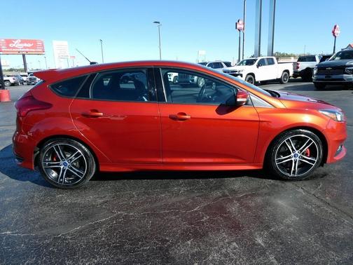 2018 Ford Focus ST Base