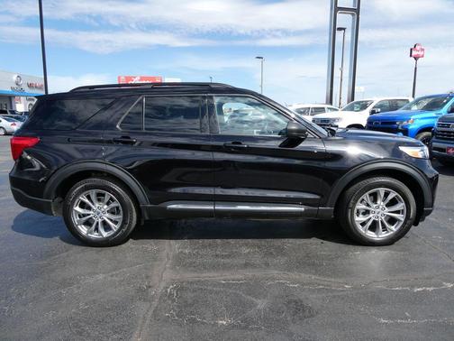 Agate Black Metallic 2023 Ford Explorer XLT