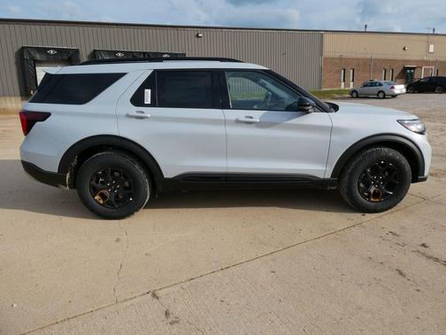 Space White Metallic 2026 Ford Explorer Tremor