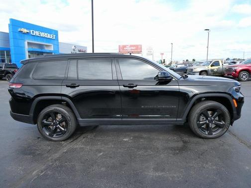 2023 Jeep Grand Cherokee L Laredo