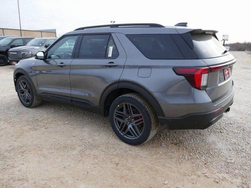 Carbonized Gray Metallic 2026 Ford Explorer ST-Line