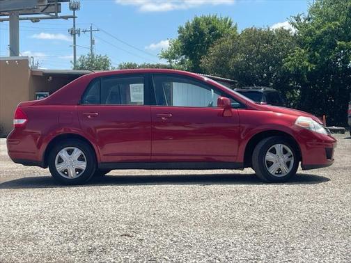 2011 Nissan Versa 1.8 S