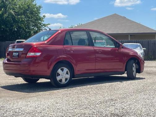 2011 Nissan Versa 1.8 S