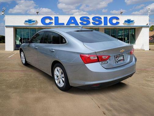 Sterling Gray Metallic 2023 Chevrolet Malibu FWD 1LT