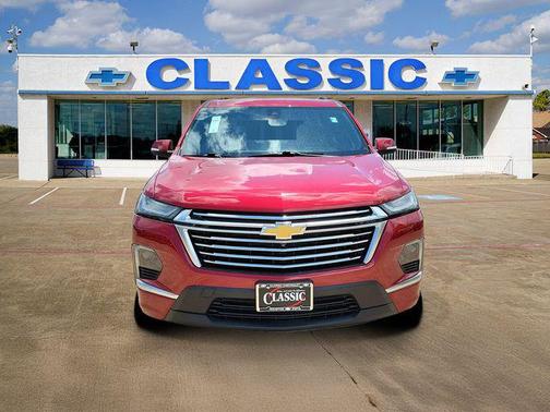 Radiant Red Tintcoat 2023 Chevrolet Traverse Premier