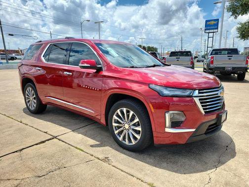 Radiant Red Tintcoat 2023 Chevrolet Traverse Premier