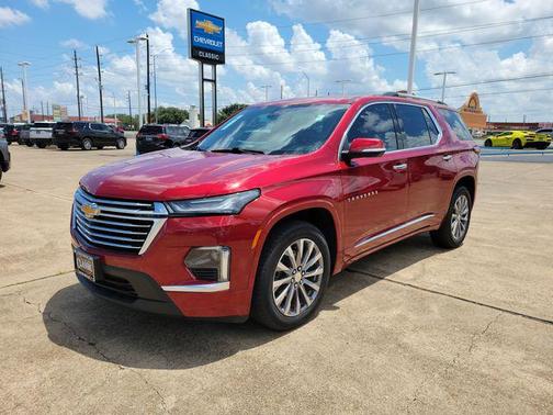 Radiant Red Tintcoat 2023 Chevrolet Traverse Premier