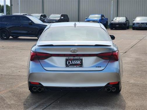 2019 Toyota Avalon XLE