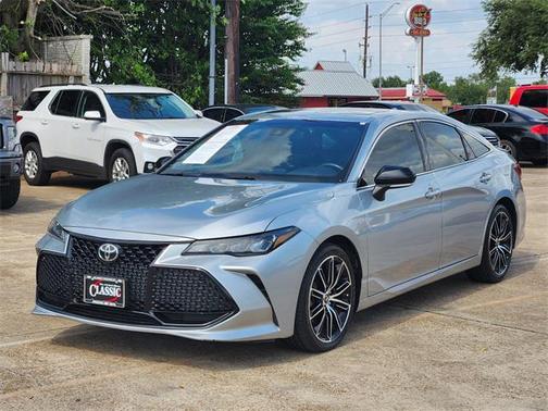 2019 Toyota Avalon XLE