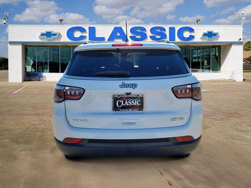 2023 Jeep Compass Latitude Lux