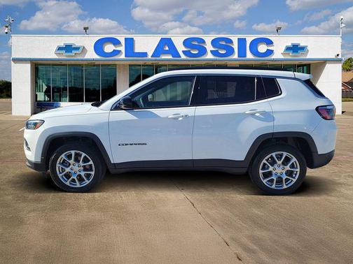 2023 Jeep Compass Latitude Lux