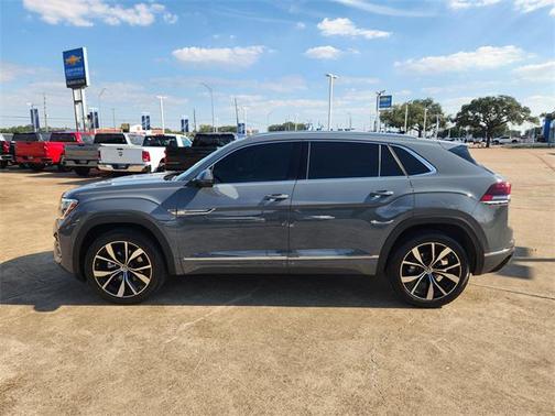 2025 Volkswagen Atlas Cross Sport 2.0T SEL Premium
