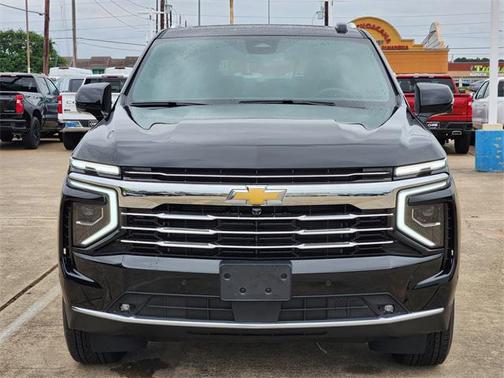 2025 Chevrolet Suburban LT